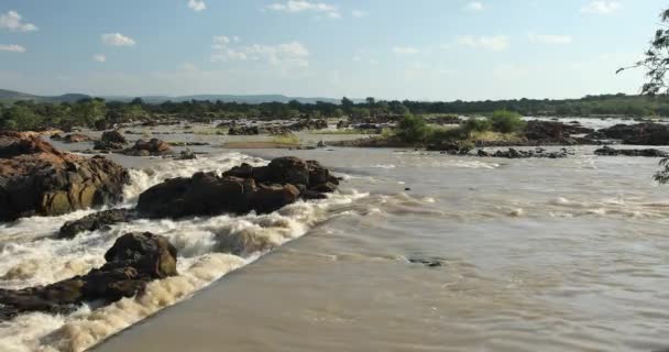 位于纳米比亚北部Kunene河美丽的Ruacana瀑布顶上的一条河 与安哥拉接壤 是非洲的荒野景观 — 图库视频影像
