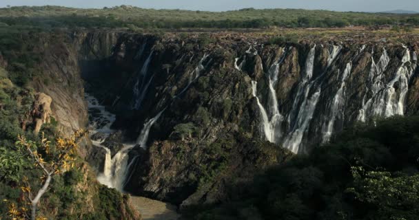 美しいラカナの滝北ナミビアのクニーン川アンゴラとの国境 アフリカの荒野の風景 — ストック動画