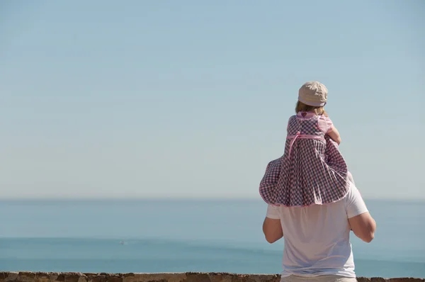 Observando o mar — Fotografia de Stock