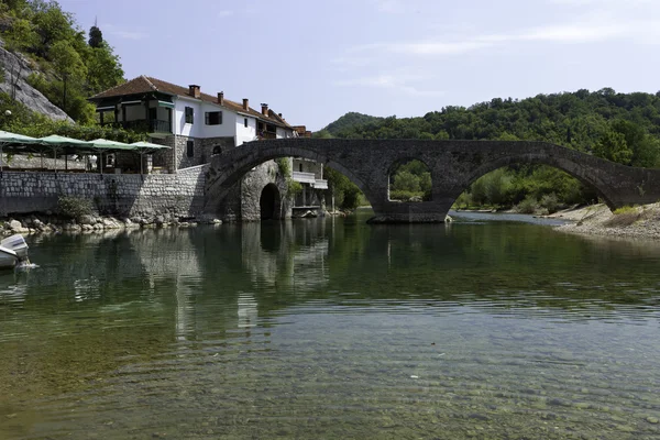 Rijeka Crnojevica Köprüsü