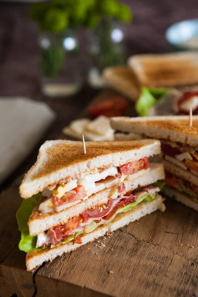 Nybakade clubsandwich — Stockfoto