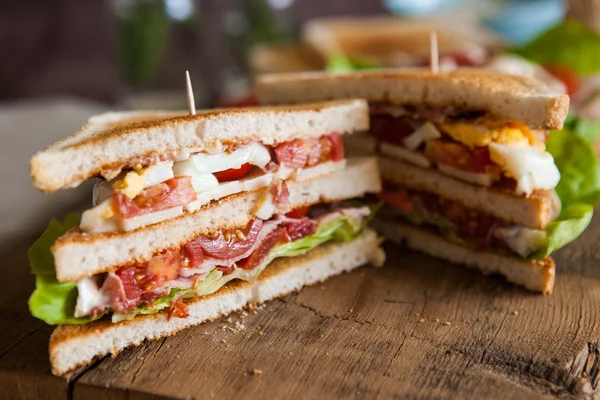 Frisch zubereitetes Clubsandwich — Stockfoto