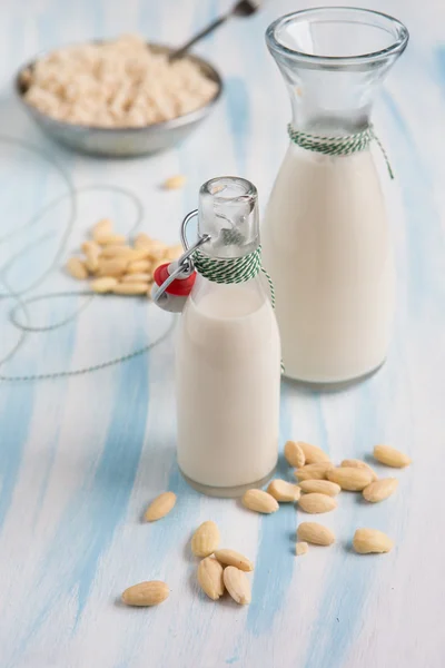 Homemade almond milk — Stock Photo, Image