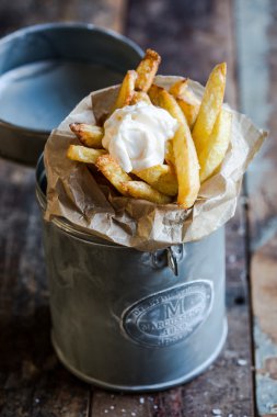 taze pişmiş patates kızartması