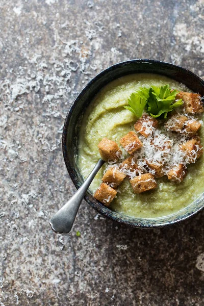 Sopa Apio Brócoli Con Croutones Queso Parmesano — Foto de Stock