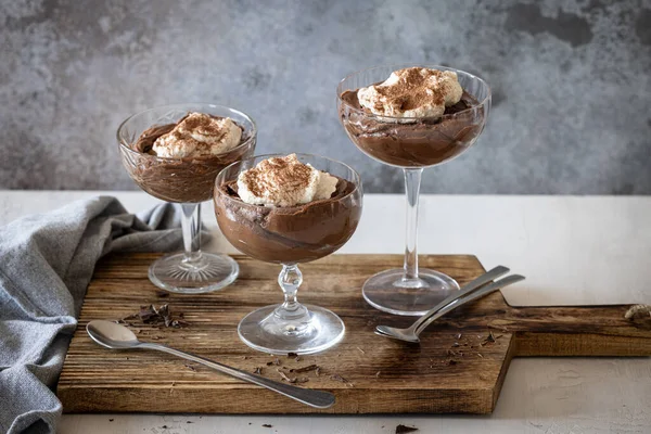 Mousse Chocolate Com Chantilly Cacau Cima — Fotografia de Stock