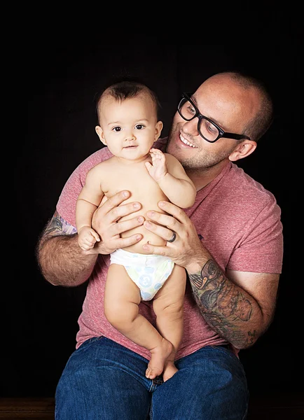 Babe menina com seu pai — Fotografia de Stock