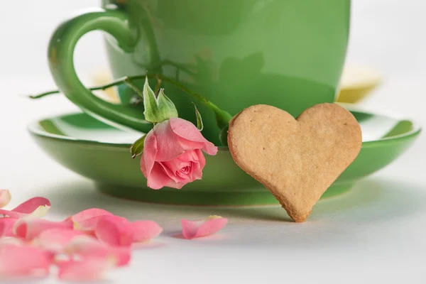 Corazón y una taza de té —  Fotos de Stock