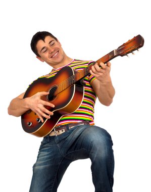 Gitar çalan adam