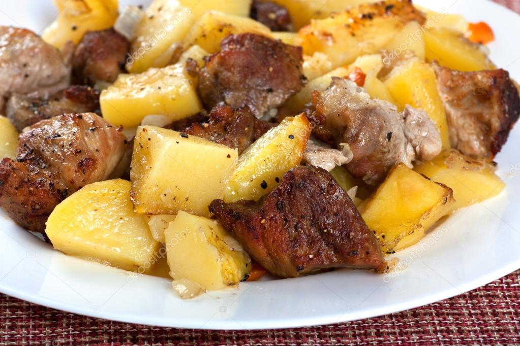 Pork meat with potatoes