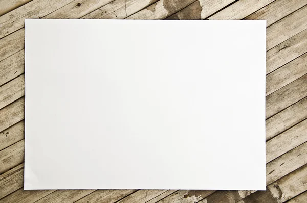 Papier blanc sur fond de bambou Photo De Stock