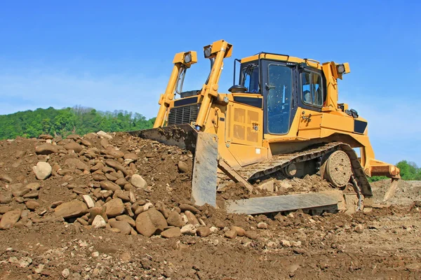 Le bulldozer sur un chantier — Photo