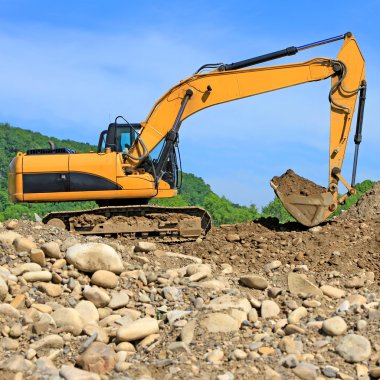 Bir şantiyeye Ekskavatör
