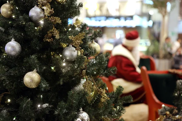Papai Noel no centro comercial — Fotografia de Stock