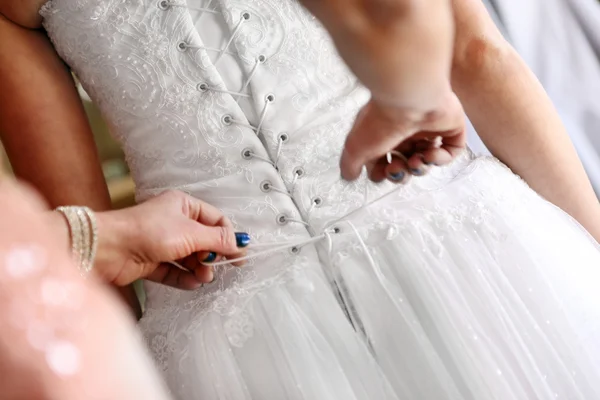 Dressing of the bride — Stock Photo, Image