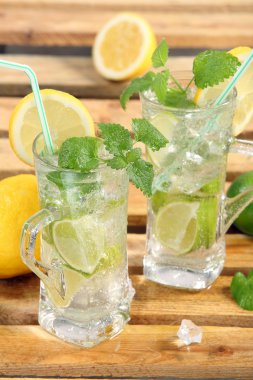 kireç, limon ve buz ile iç