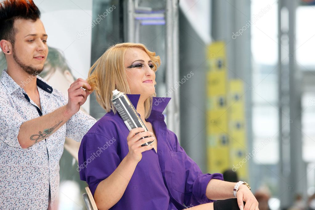 hairdr — 图库社论照片 08 wideonet #46366849