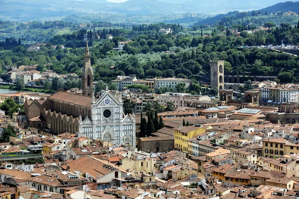 Panorama de Florence avec la célèbre basilique de Santa Croce, Toscan — Photo