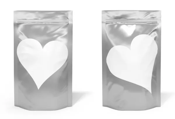 Paquete de bolsa de papel de aluminio con etiqueta en forma de corazón —  Fotos de Stock