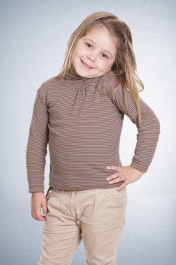 utangaç kız modeli