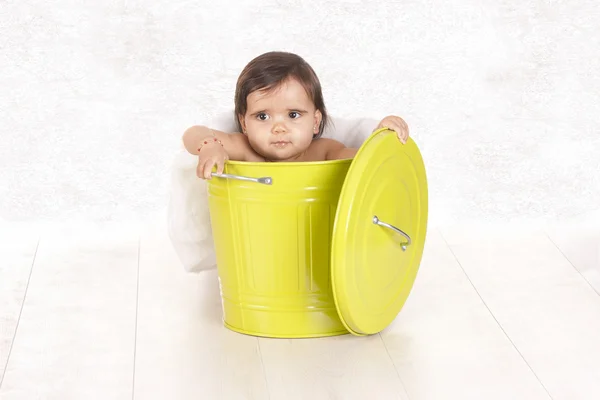 Bebê de lata — Fotografia de Stock
