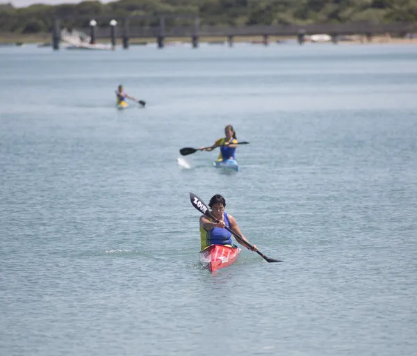 Deporte canoa mujer —  Fotos de Stock