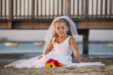 küçük gelinpequeña novia