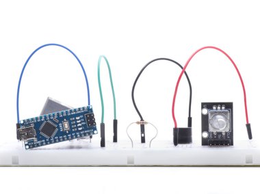 Elektronik projeler oluşturmak için kalkan ve modül