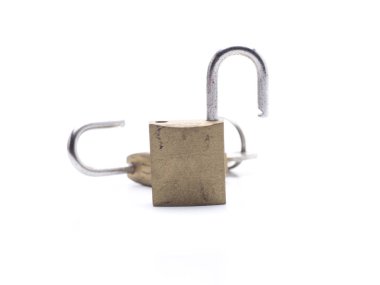 güvenlik anahtarlarını ile iki asma kilitler