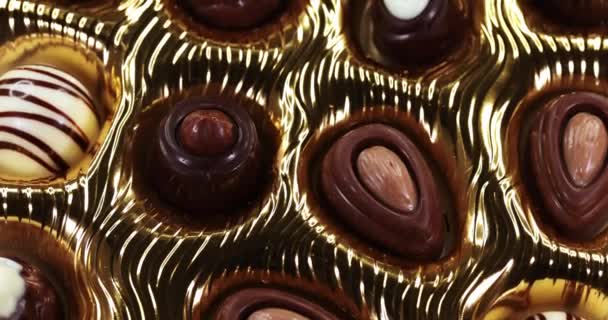 Chocolate Candies Box Chocolate Candies Rotating Super Slow Motion — Vídeo de Stock