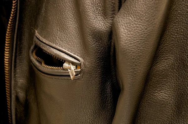 Czarna skórzana kurtka kieszeni — Zdjęcie stockowe