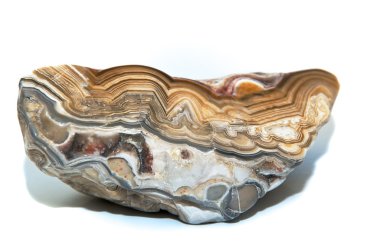 renkli kesme taşlardan astarlı