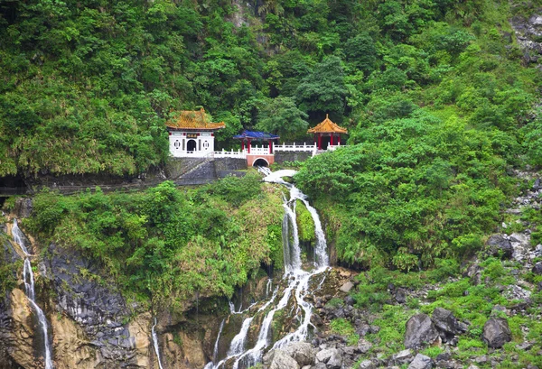 Ναός του Changchun. taroko εθνικό πάρκο. Ταϊβάν — Φωτογραφία Αρχείου