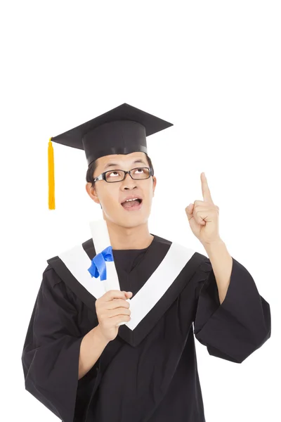 Estudiante de graduación pensando en algunas ideas y la celebración de diploma —  Fotos de Stock