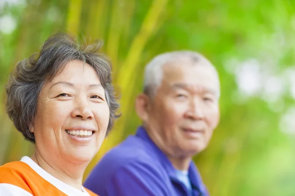 Glücklich asiatische senior paar — Stockfoto