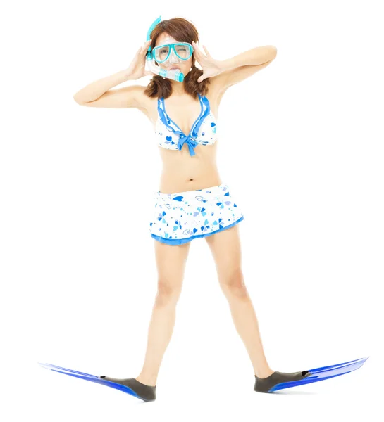 Roztomilá mladá žena se pozice s potápěčské vybavení — Stock fotografie