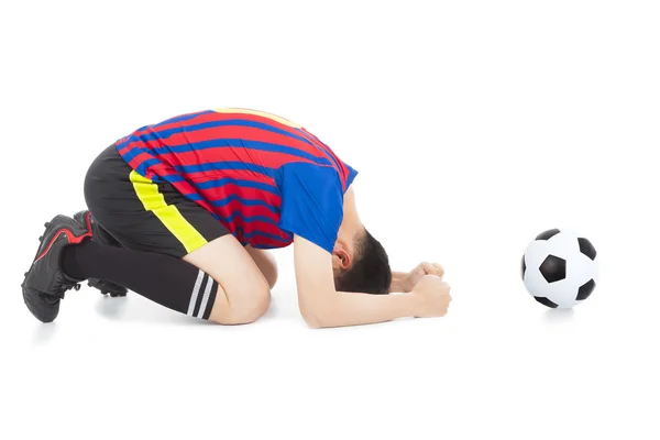 Jogador de futebol perder o jogo e ajoelhar-se — Fotografia de Stock