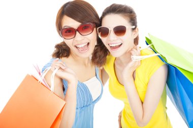mutlu moda alışveriş torbaları ile genç kız