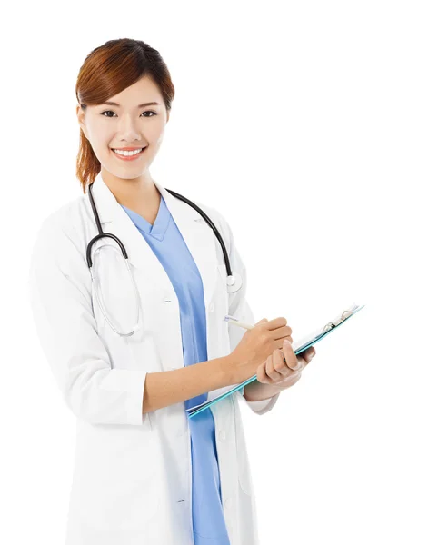 Full length giovane sorridente medico professionista — Foto Stock