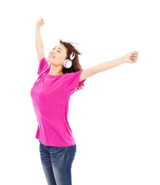 müzik keyfi ve silah yükselterek genç güzel kadın