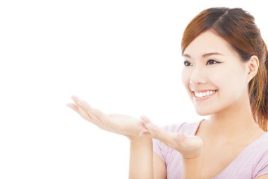 güzel bir kadın el hareketi yönüne seyir closeup