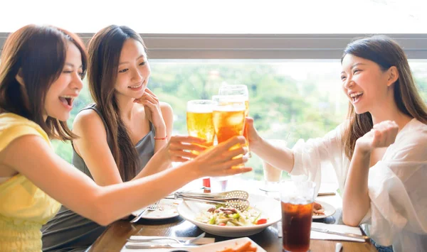Happy Young Woman Friends Clinking Glasses Beer Restaurant — Stock Photo, Image