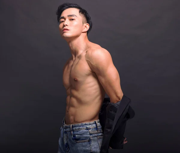 Asiatique Jeune Homme Avec Fitness Corps — Photo