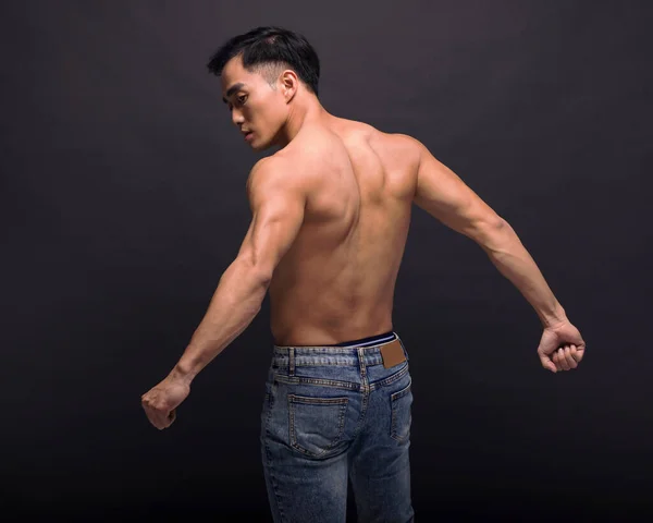 Young Man Showing His Muscular Back — Stock Photo, Image