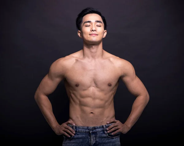 Portrait Young Asian Bodybuilder Man — Fotografia de Stock