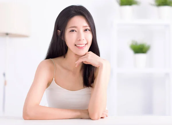 Mooie Jonge Aziatische Vrouw Gezicht Met Schone Verse Huid — Stockfoto