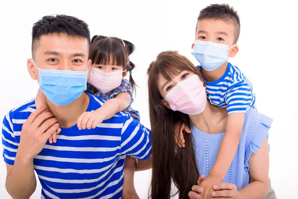 Family Wearing Protective Medical Mask Prevent Virus Covid — Stock Photo, Image