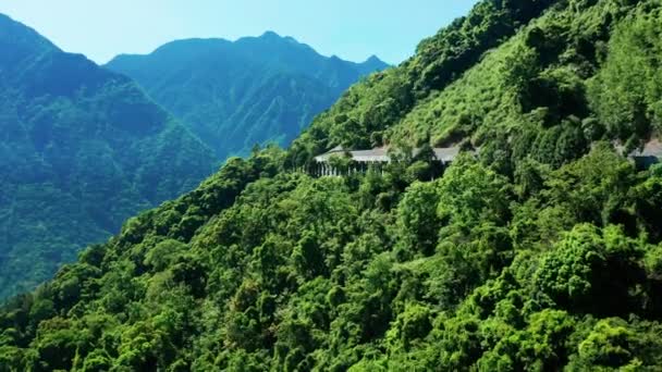 玉山和台湾道路的空中景观 — 图库视频影像