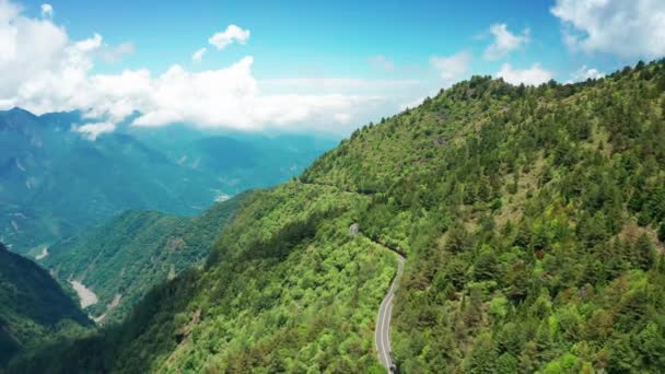 玉山和台湾道路的空中景观 — 图库视频影像