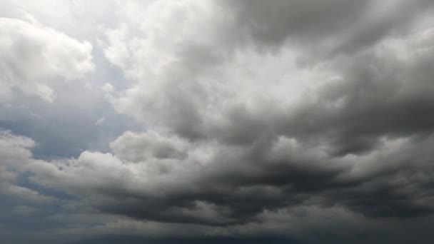 Zeitraffer Himmel Und Schwarze Wolken Dunkelgraue Gewitterwolken — Stockvideo